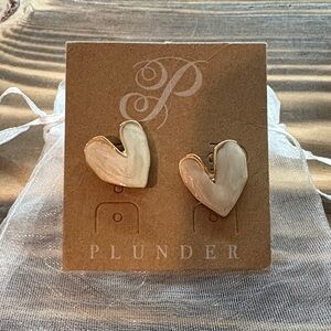 Plunder Cream and Gold Heart Earrings